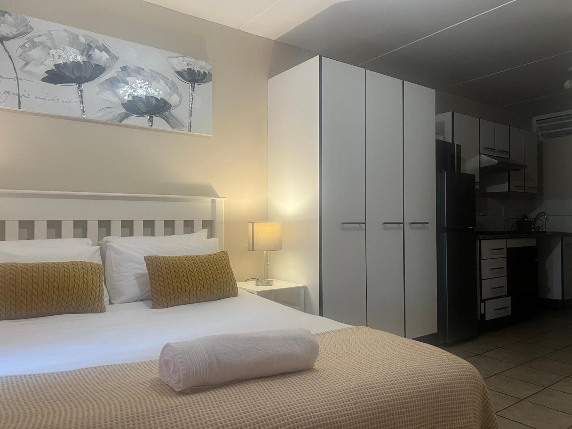 Smart And Cozy Studio With Netflix And Showmax 프레토리아 외부 사진
